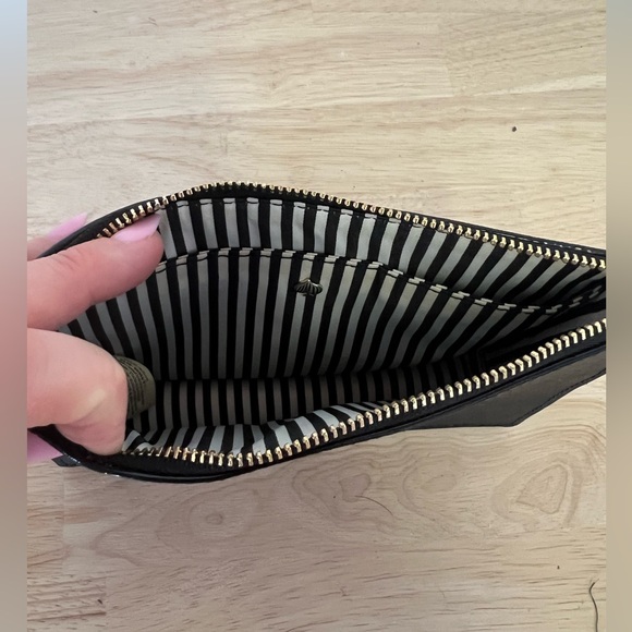 Kate Spade Wristlet - Picture 5 of 13
